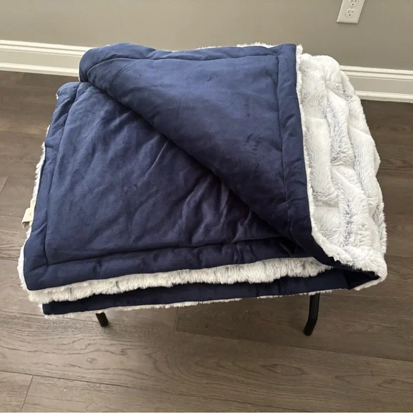 La Parisienne Throw NWOT - Picture 2 of 2